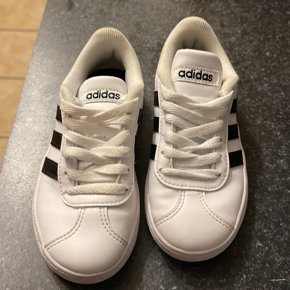 White & black tennis shoes.  Very clean, great condition.